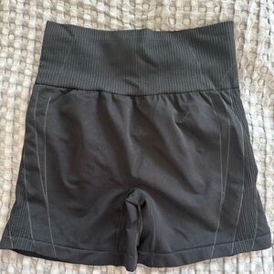 Gymshark contour heart seamless shorts